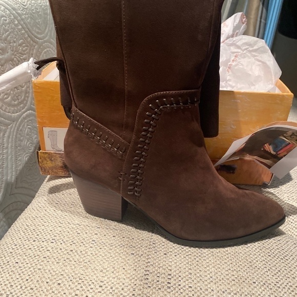 Bella Vita Brown Heel Boots NEW - Picture 3 of 8